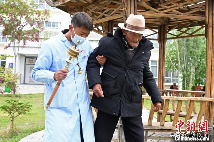 感受高原新发展——中外媒体*藏西**行采访综述