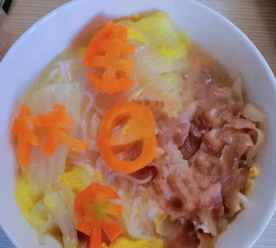 年轻人胃酸烧心正常吗,胃酸反流烧心食欲不振