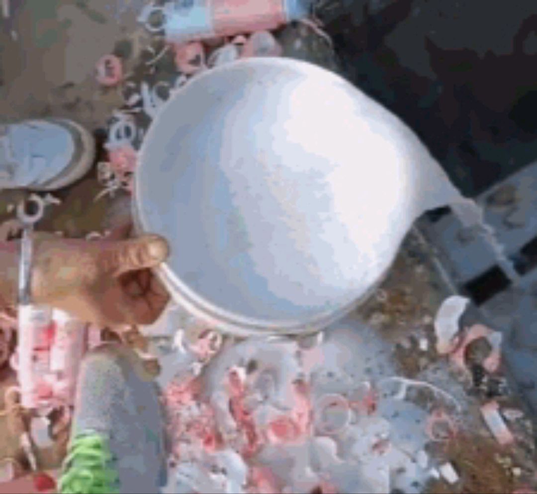 王源看到了穿婚纱的粉丝回应,王源粉丝怎么看待穿婚纱