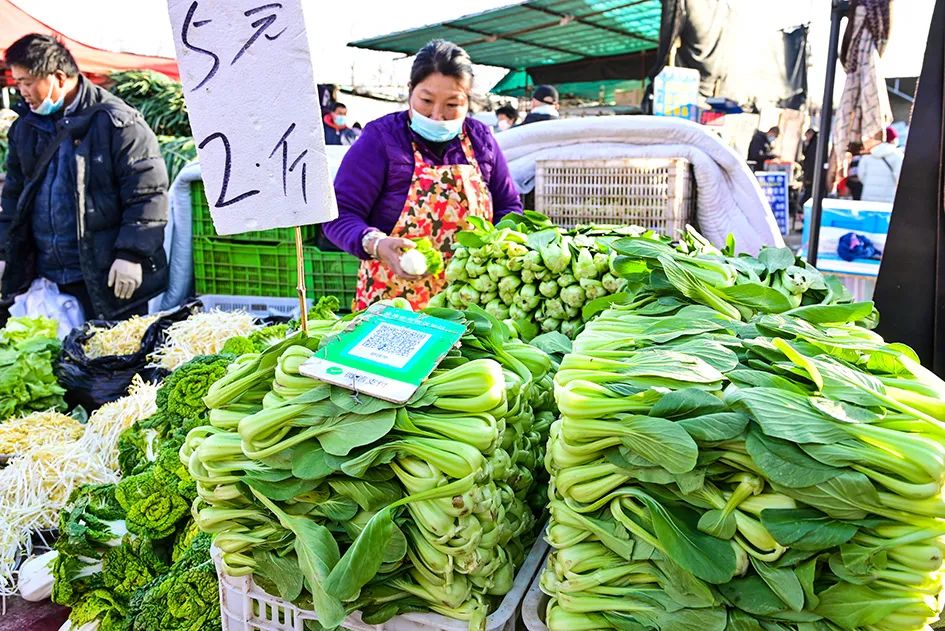 西山脚下的早市,闲逛最具人间烟火气的早市