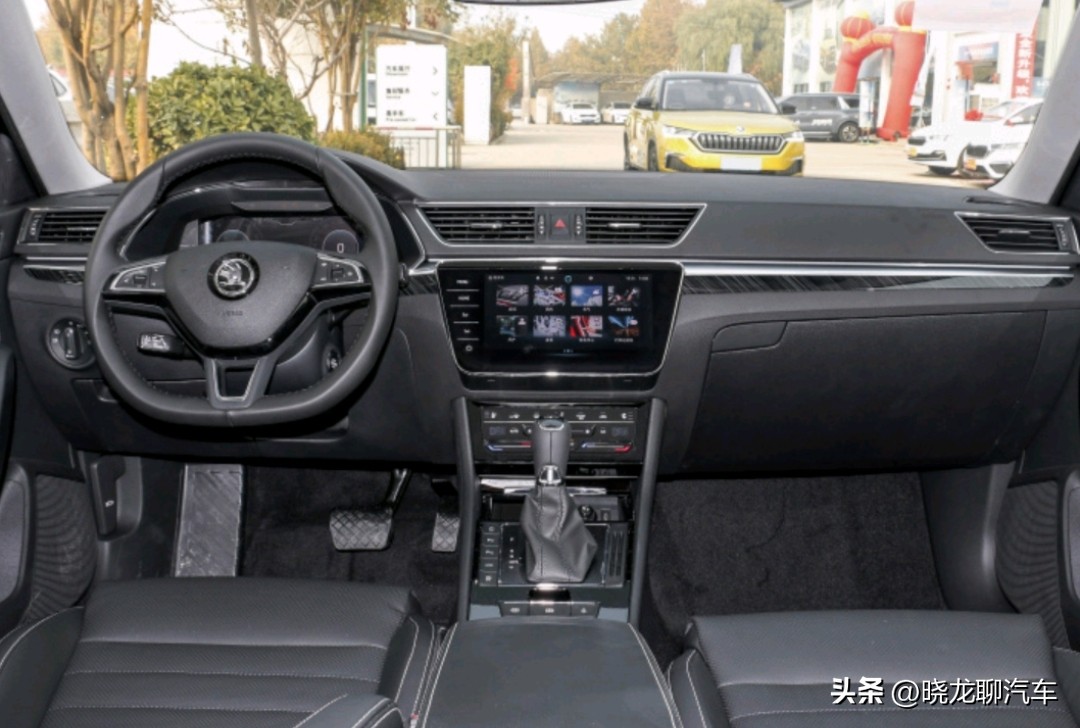 君威和斯柯达速派哪个好,斯柯达速派对比君威