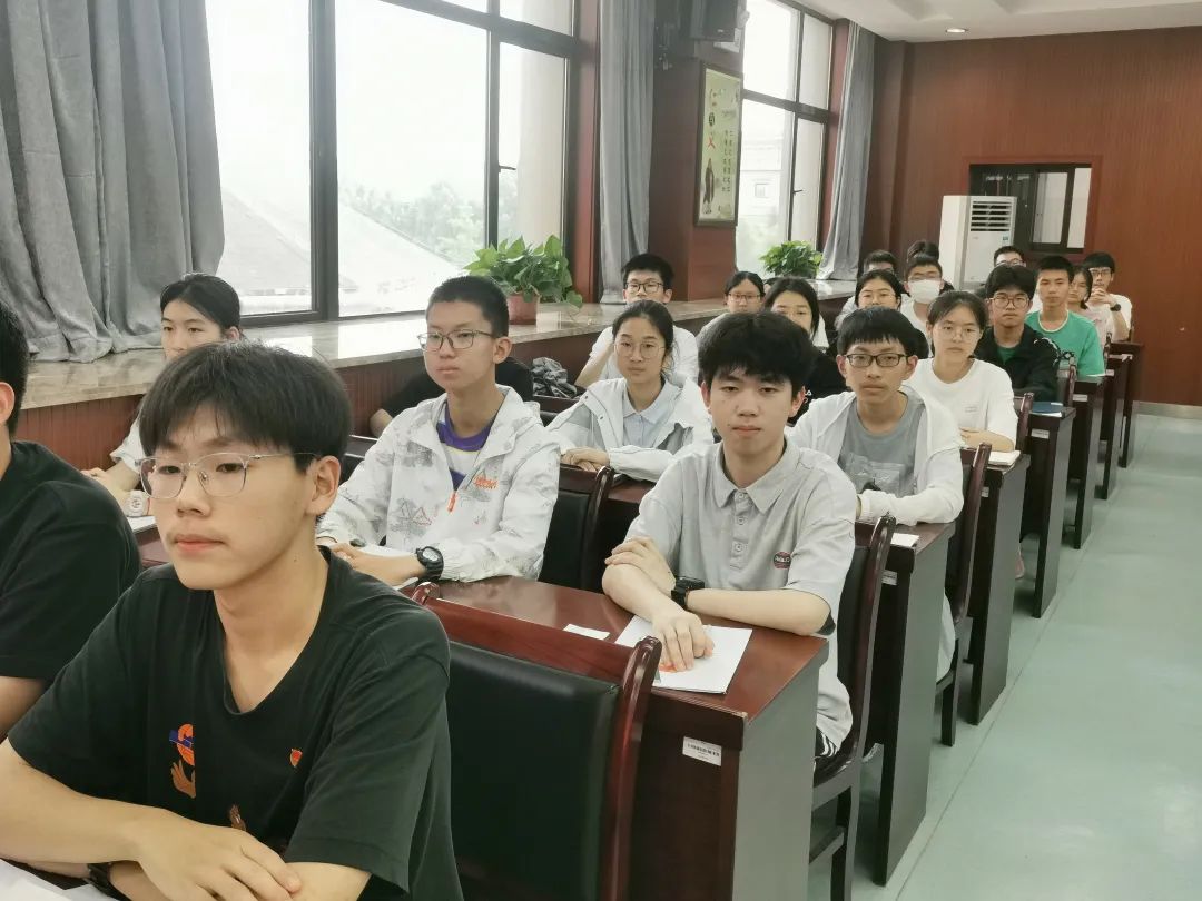 喜迎二十大新团员入团仪式,奋进新征程入团仪式