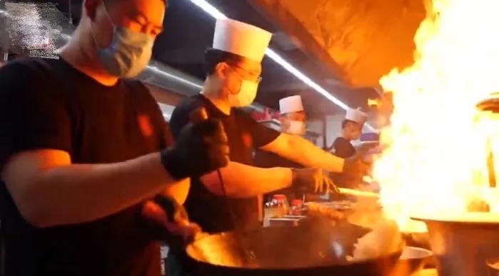 韩国旅游打工,去韩国打工好还是去澳洲打工好