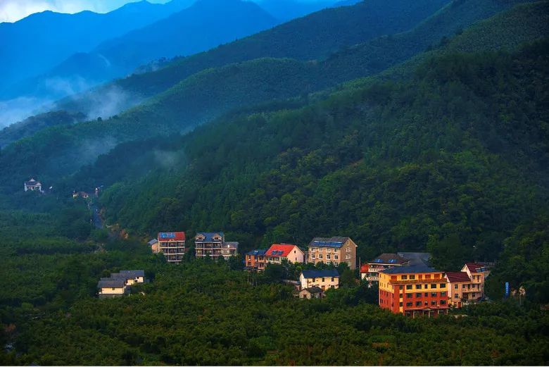 旅游指南浙江最值得去的十个地方,旅游指南浙江最值得去的九个地方