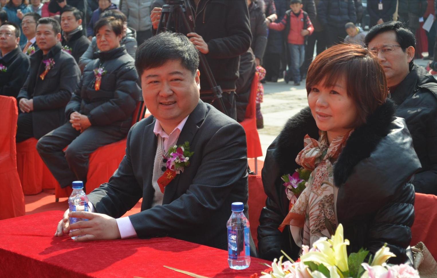 孟凯的沉浮史：从餐饮首富到海外躲债，揭秘湘鄂情巨亏5.6亿背后