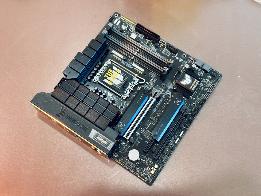 2000块打造一台顶配级游戏电脑,5000多的预算打造一台游戏主机