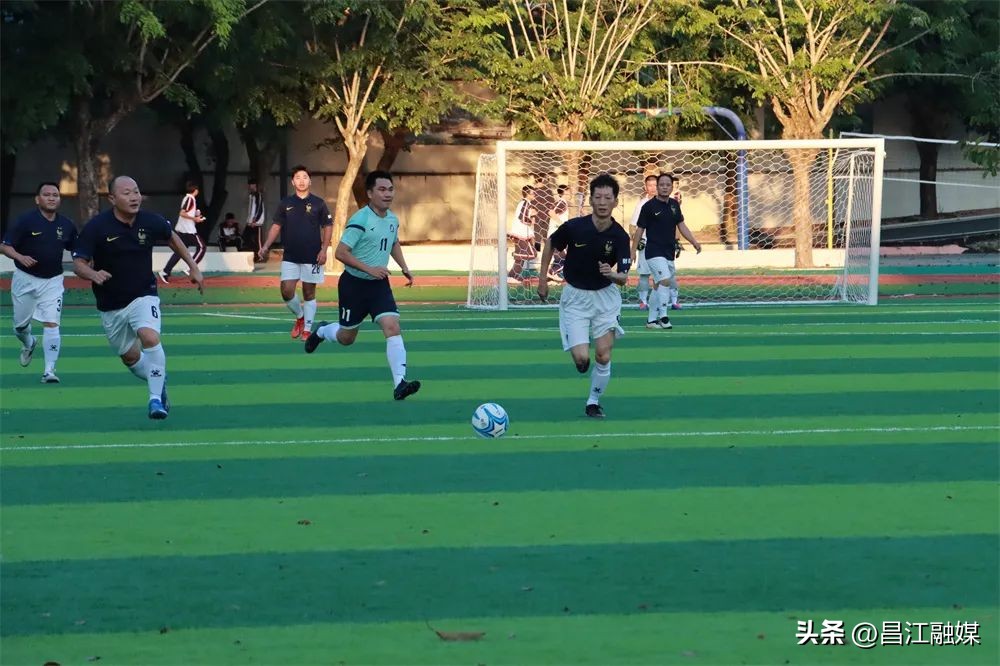 「宣传阐释精神文明创建活动」25支球队角逐昌江“全民健身杯”（第十届）足球赛