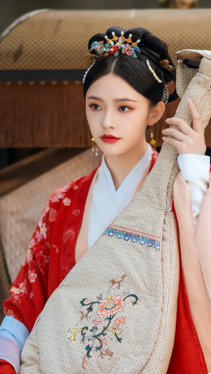 刘亦菲评价林允演技,刘亦菲林允对比