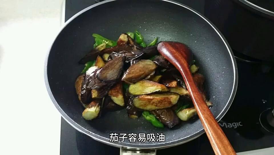 茄子产妇吃的做法,月子哺乳期可以吃茄子