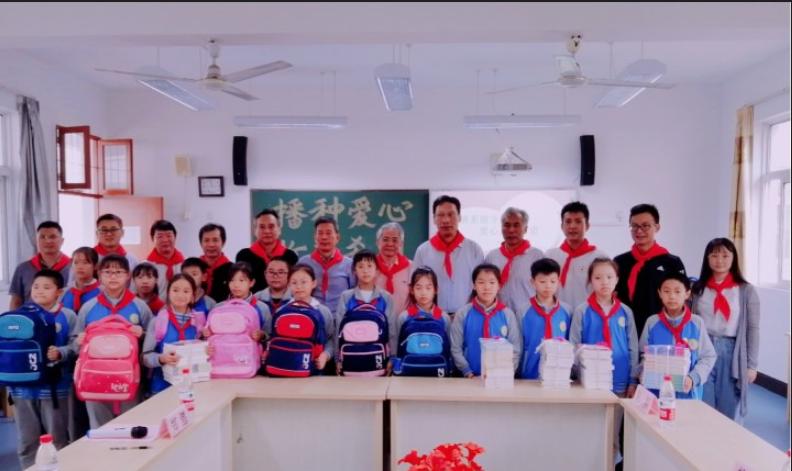 江苏救助女孩,女工救助男孩不求回报