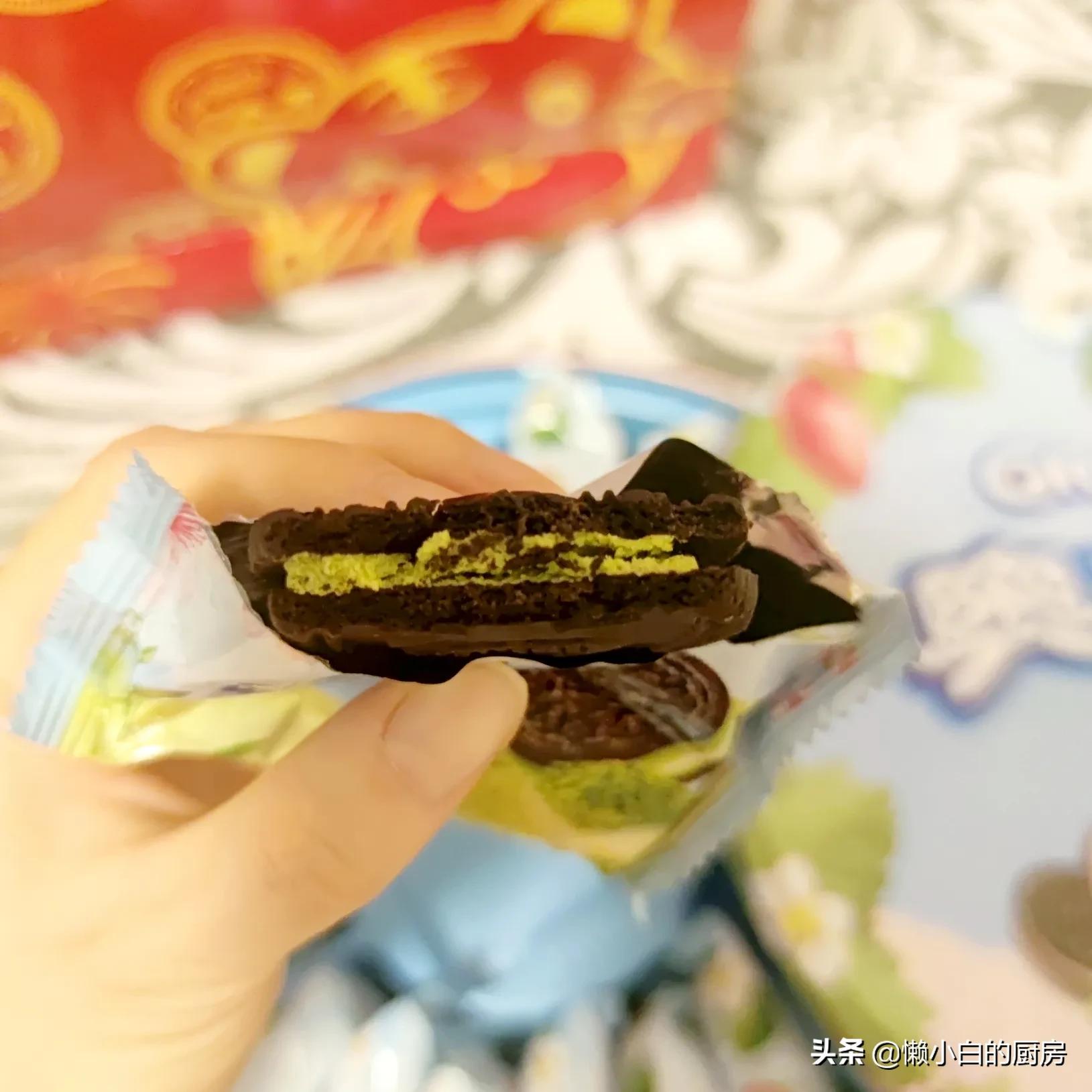 新年亲戚送来一盒奥利奥饼干,过年亲戚送了一箱过期牛奶