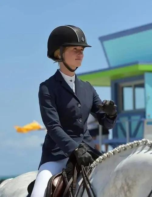 世界上最有钱的男人比尔盖茨,比尔盖茨世界最年轻的亿万富翁