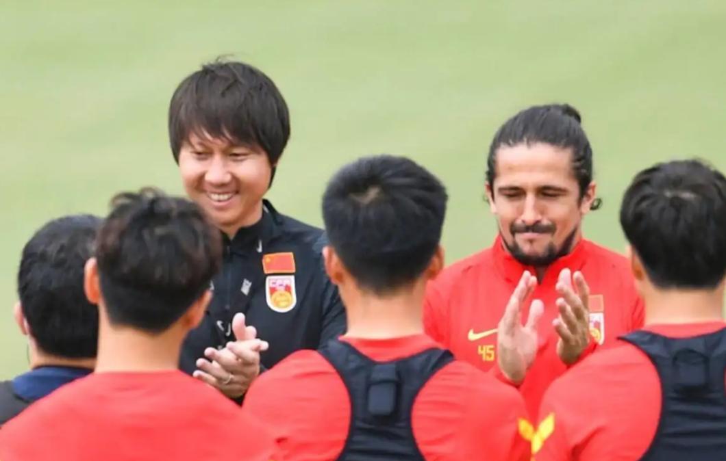 李铁两次冲超都靠假球,李铁靠假球带队冲超成功