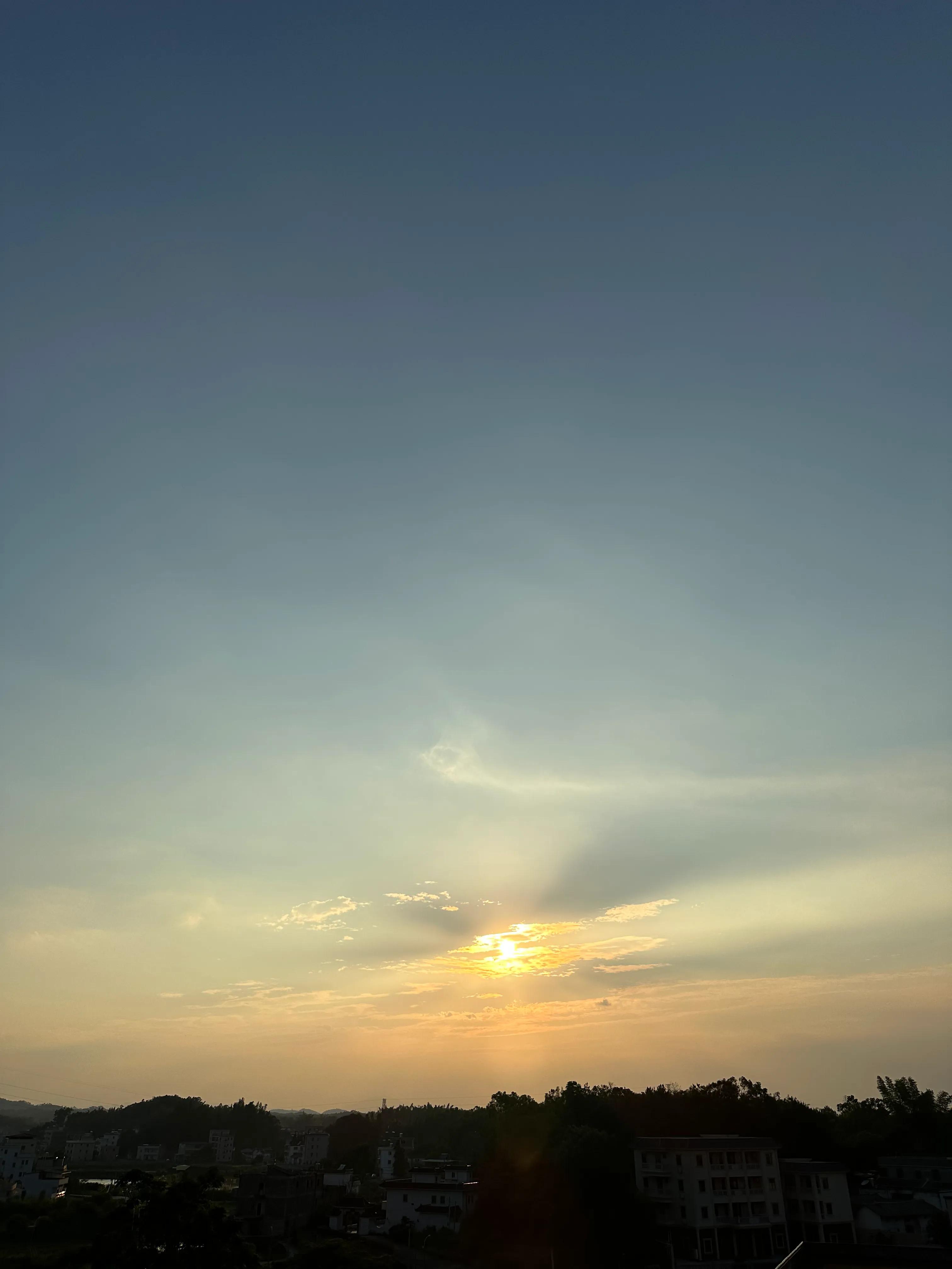 明明努力赚钱才是主流，可为什么我偏偏喜欢这些？