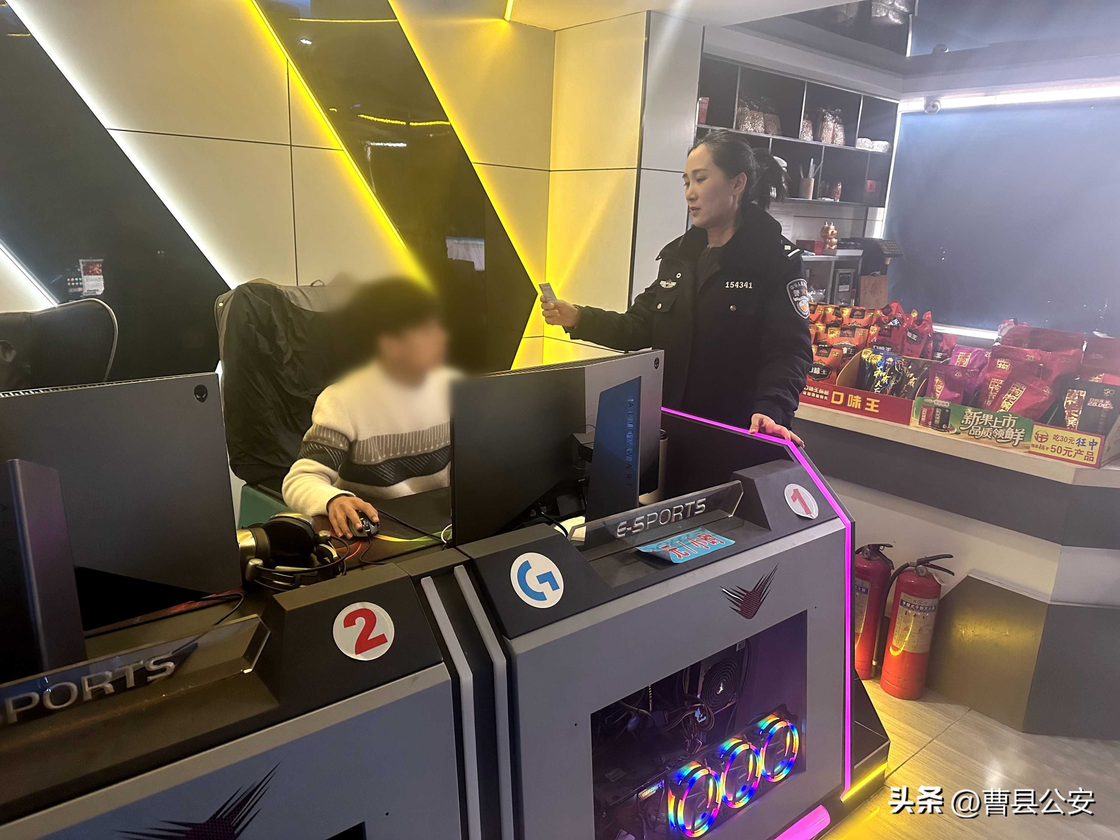 网警开展网吧检查,网警巡查网吧