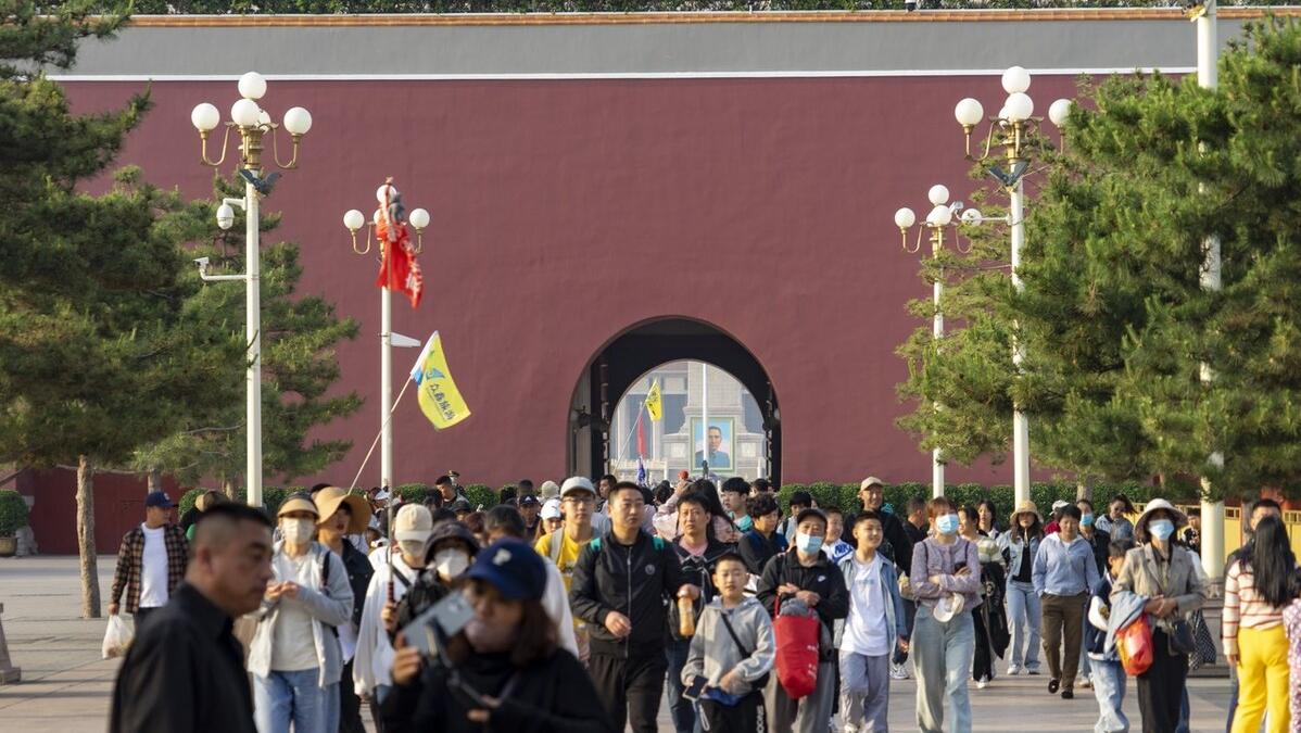 五一节全球如何看待中国人出游 (五一节适合去哪里旅游穷游)