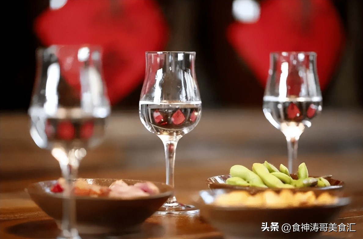 茅台五粮液中国八大名酒,茅台多少年评为四大名酒