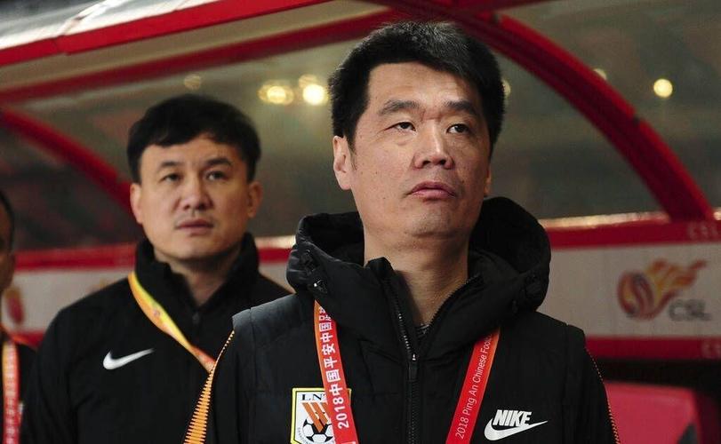 青岛足球教练李霄鹏,李霄鹏鲁能换帅视频