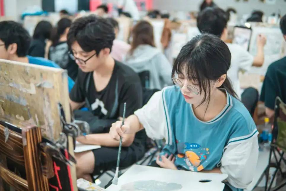 艺术类专业哪一些将来就业前景好,冷门艺术类专业以后的发展前景