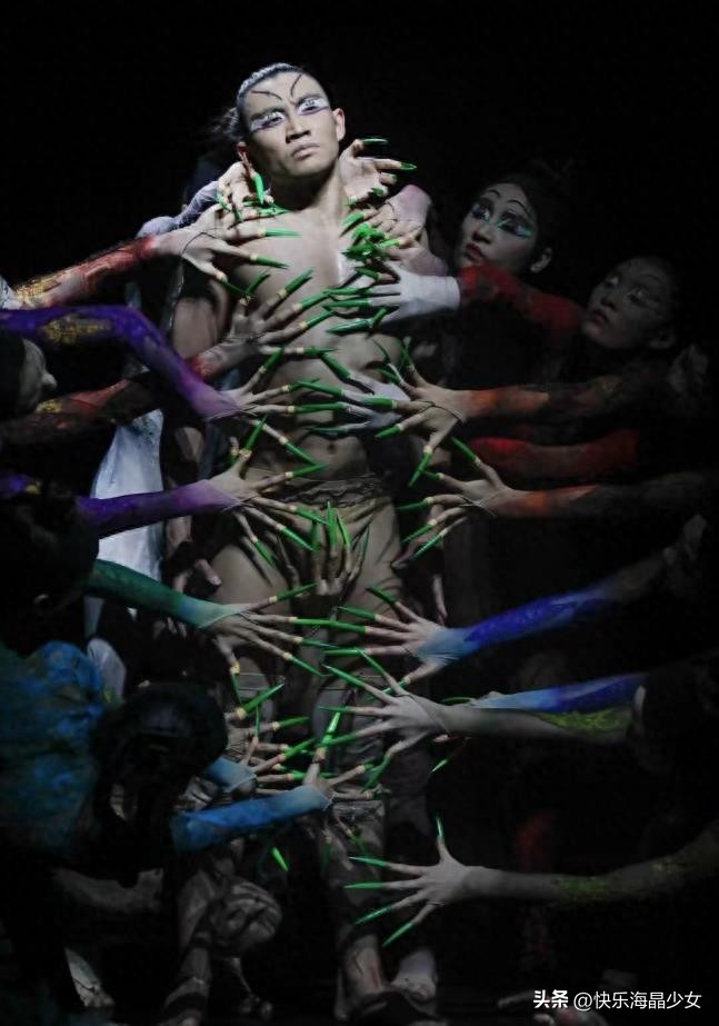 杨丽萍新舞蹈争议画面曝光,杨丽萍回应男舞者服装尺度争议