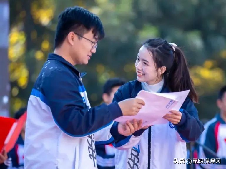 多彩生活缤纷寒假,多彩生活文化活动校园