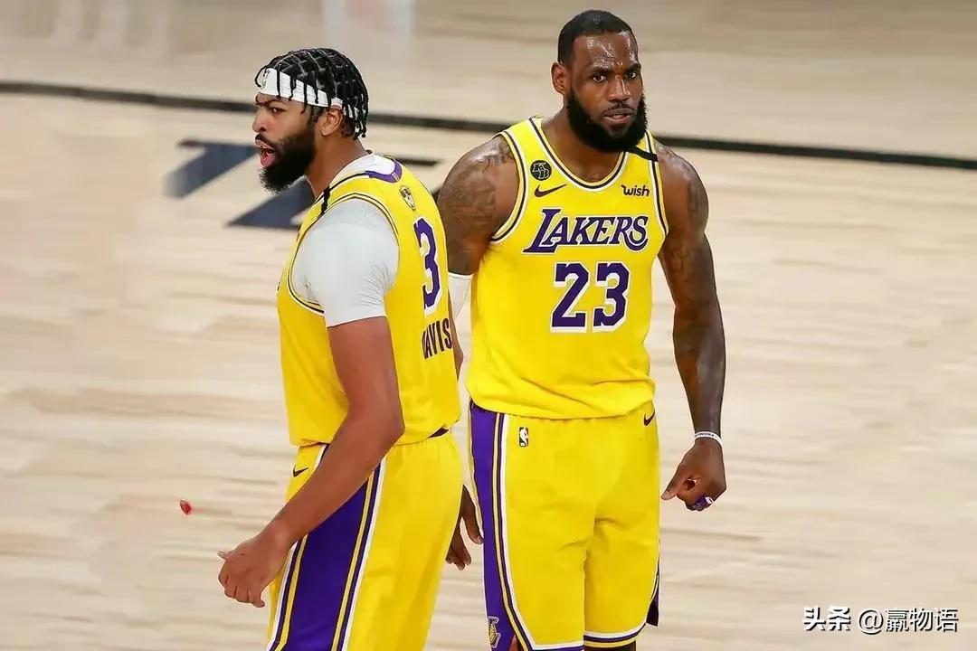 詹姆斯30分砍三双湖人轻取魔术,湖人30分狂胜