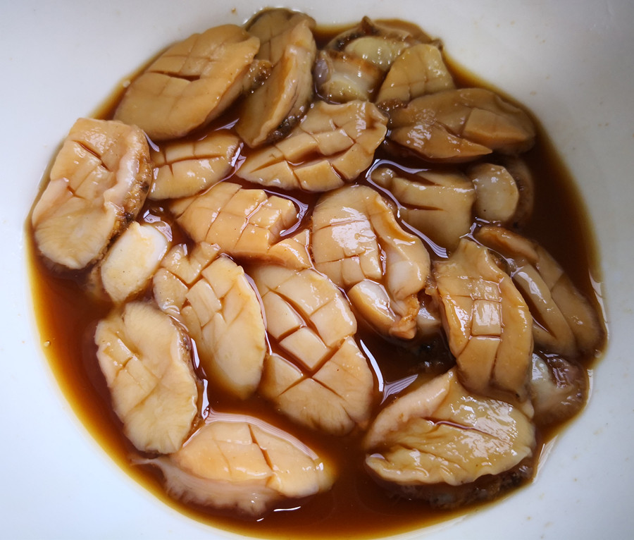 夏天，吃猪肉、牛肉不如吃鲍鱼肉，比鱼肉更鲜美，营养好吃不上火