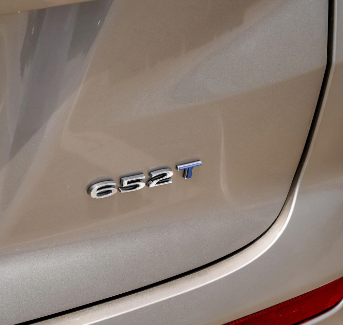 别克昂科威尾标28t是什么含义,别克不同车型尾标字母