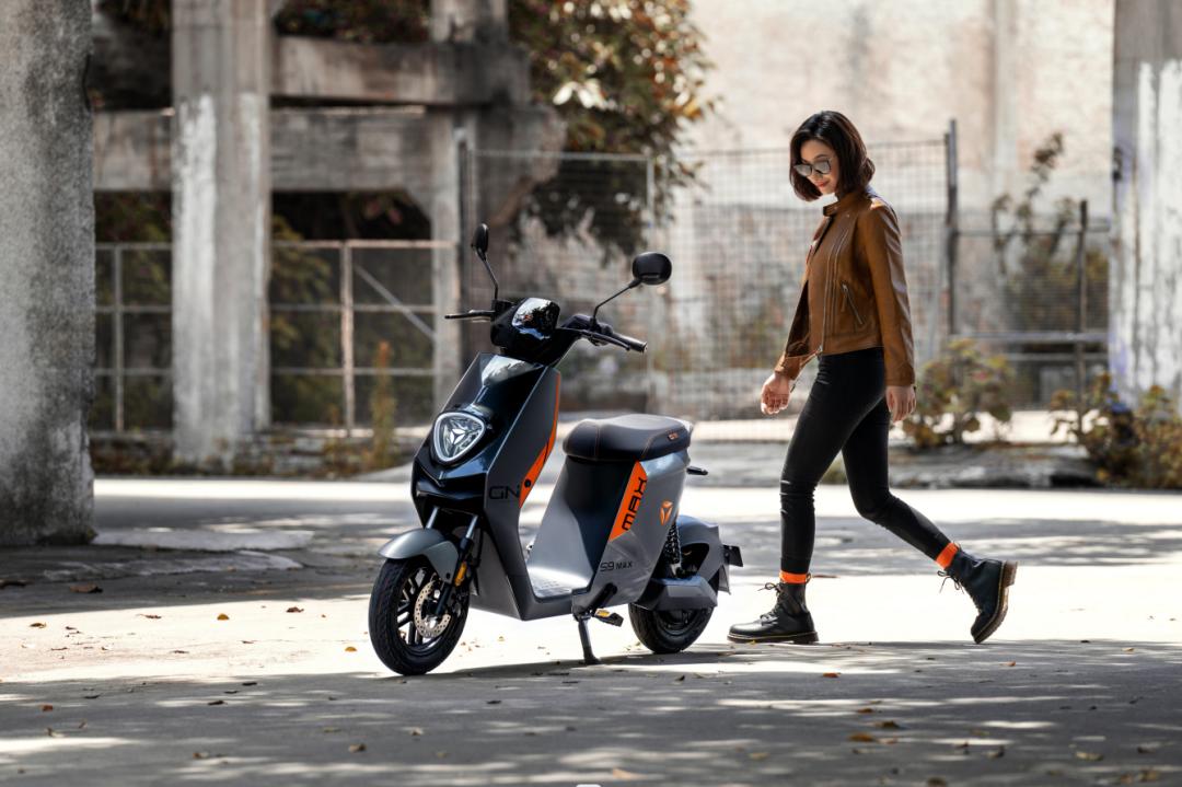 闃挎牴寤峰ず鍐犺幏寰椾簡鍑犱釜濂栨澂,闈犵潃鑷繁鐨勫姫鍔涙嬁鍐犲啗