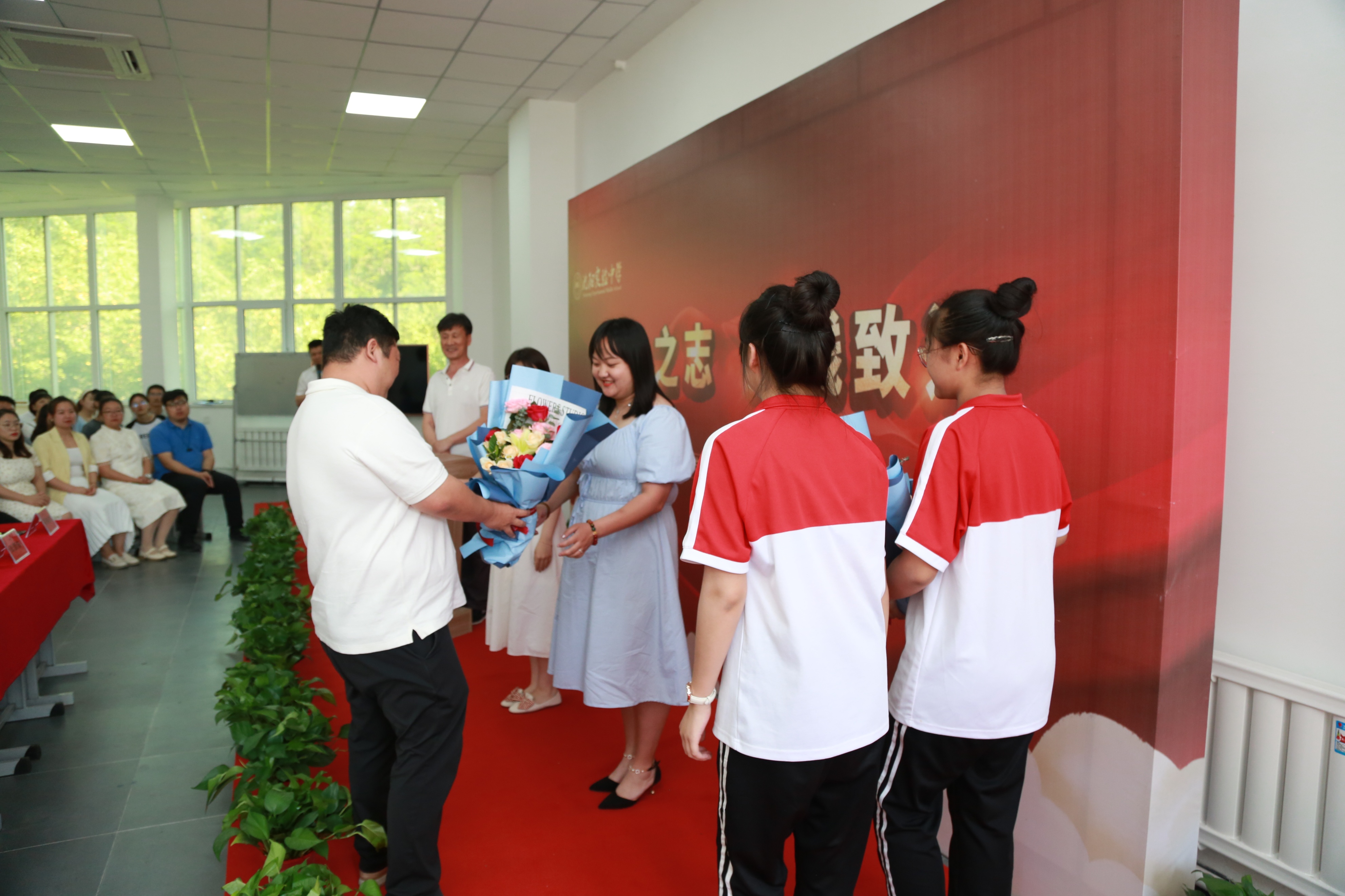 低进高出高考喜报,沈阳铁路实验高中2024高考成绩