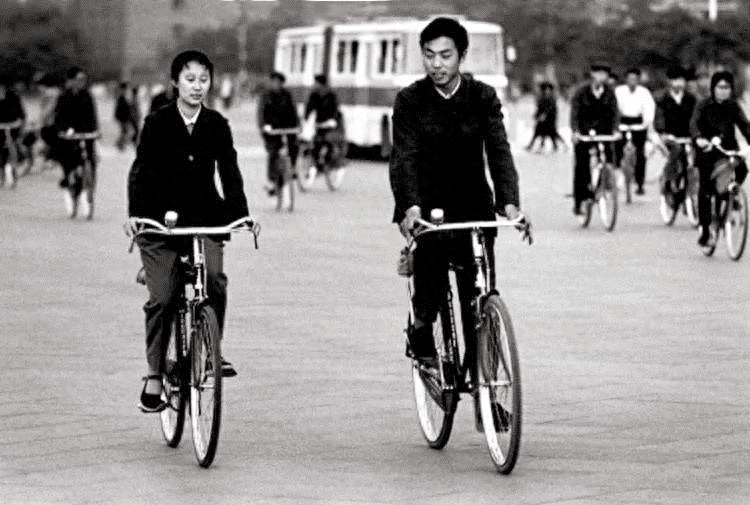 50年代凤凰老式双缸自行车多少钱,八十年代凤凰自行车现值多少钱