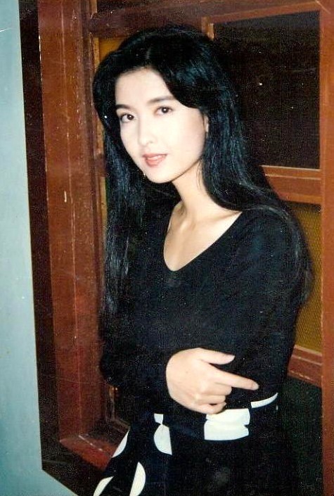 周慧敏被称第一代玉女掌门,玉女掌门周慧敏93年的歌