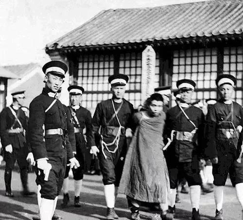 民国女特务被审问,民国时期审问女特务的刑罚