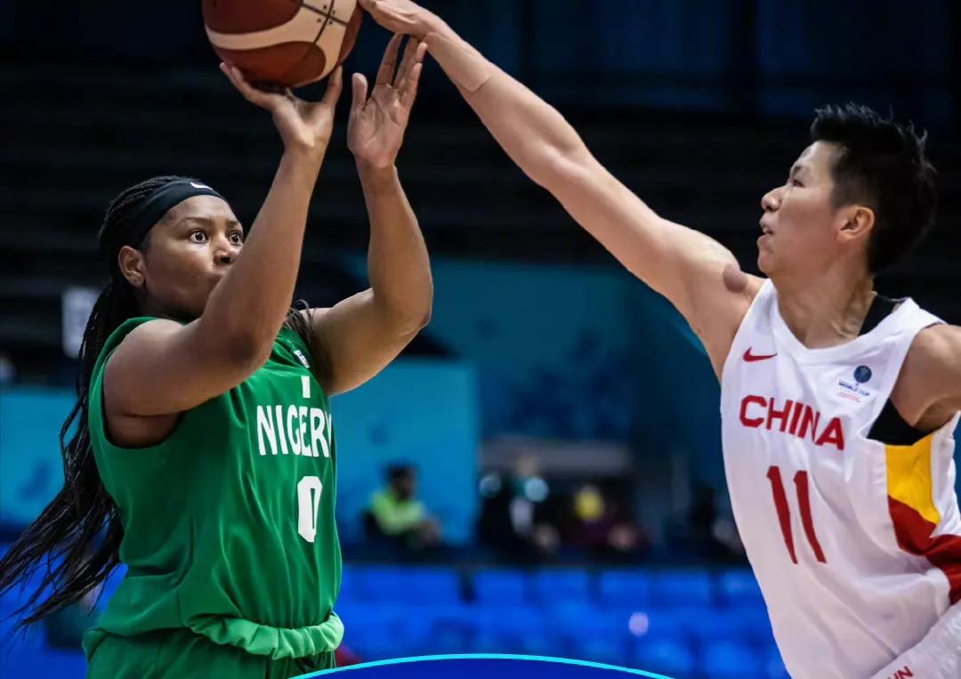 女篮黄思静哨下三分球,黄思静三分震撼引领中国女篮