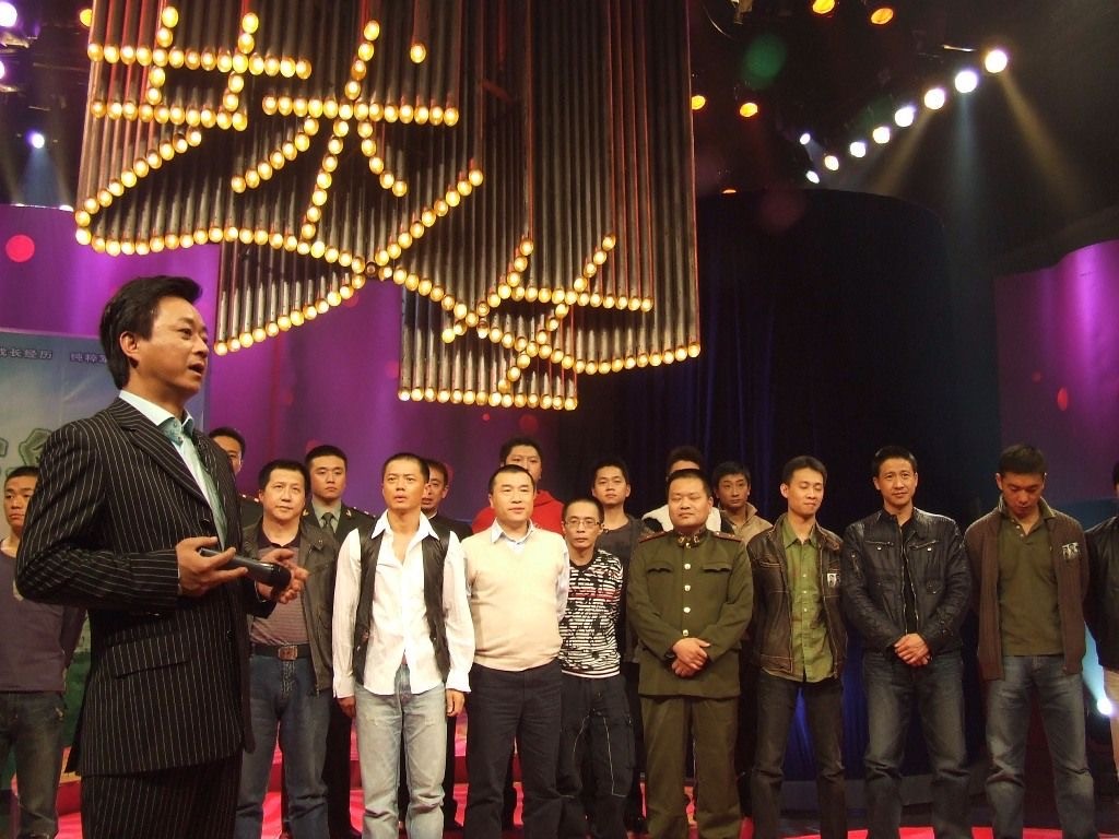 朱军正式复出,57岁朱军重返央视