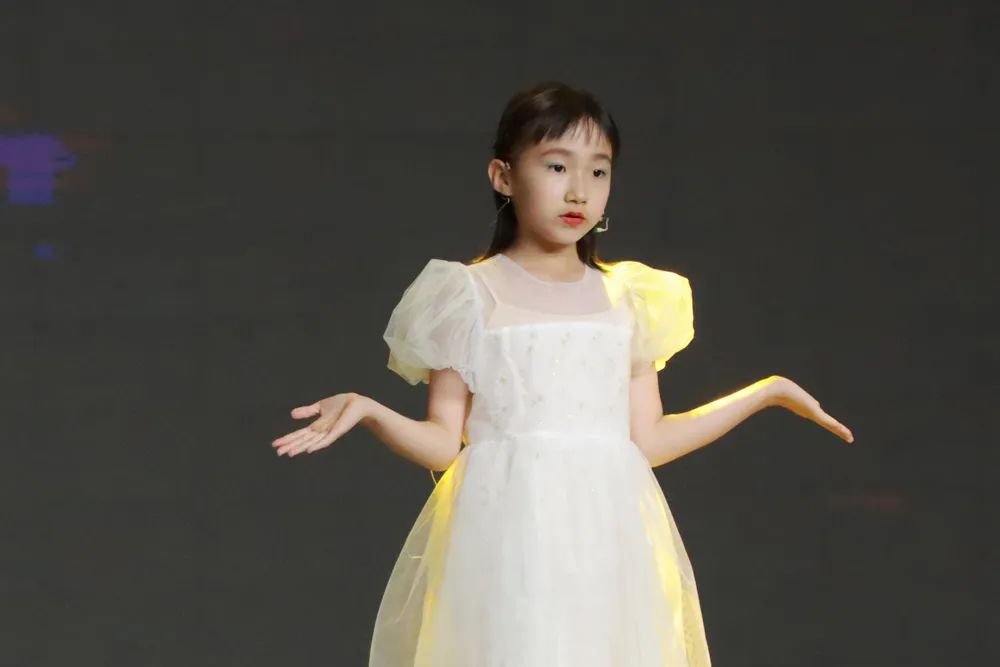 大同市大成双语学校初一18班,大同大成双语学校初一