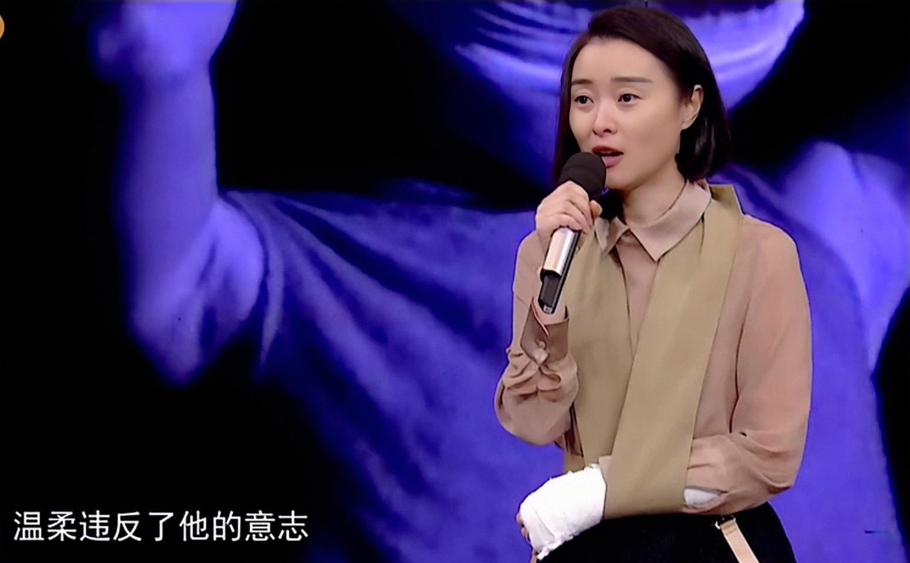 气场不对别硬演“女干部”，2部热播剧5位女演员一比较，差距不小