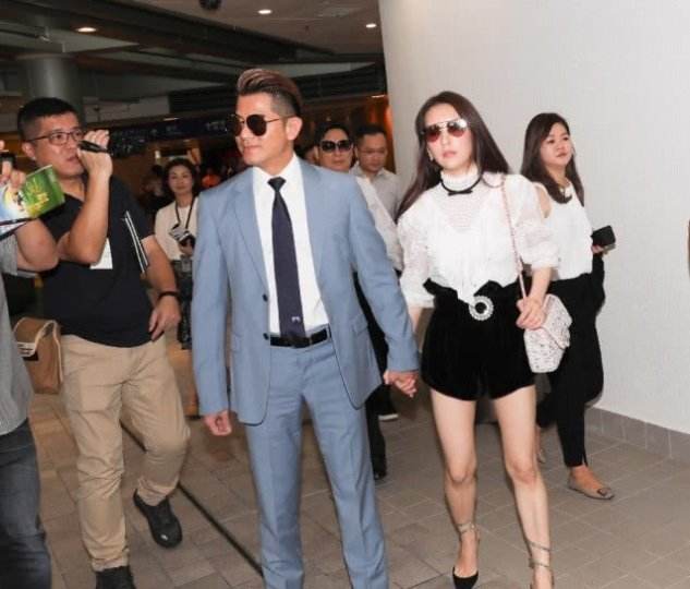 方媛健身秀背肌蚂蚁腰,方媛美容仪