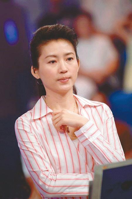 央视一姐王小丫的视频,央视主持人王小丫2000年身体状况