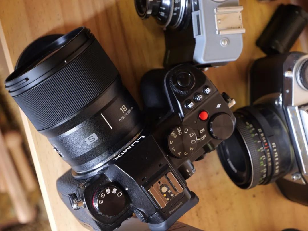 松下25mmf1.7评测,松下18mmf1.8缺点