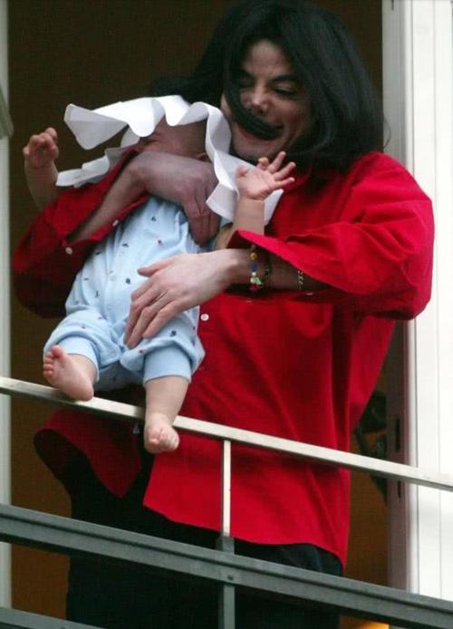 杰克逊三个儿女近照,迈克尔杰克逊的子女现在如何呢