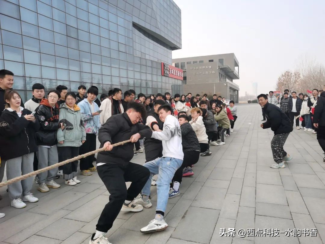 人心齐泰山移团结就是力量,人心齐泰山移团结一心
