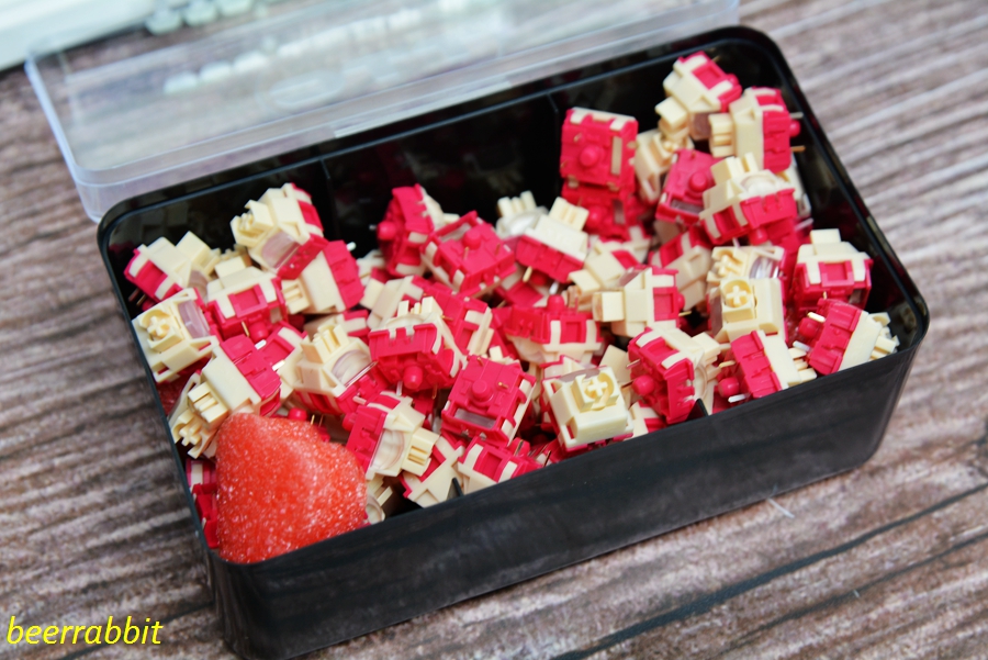 珂芝k75ttc烈焰紫,k75珂芝ttc快银轴是性能版吗