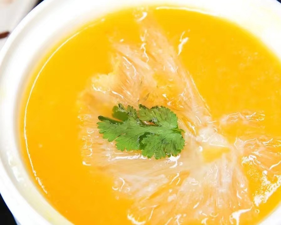 闺蜜结婚我去上海喝喜酒随礼1200，一开席笑了，网友：这菜真豪气