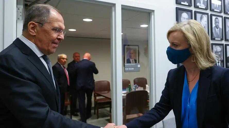 特拉斯是如何上台的,特拉斯上台到底做了什么