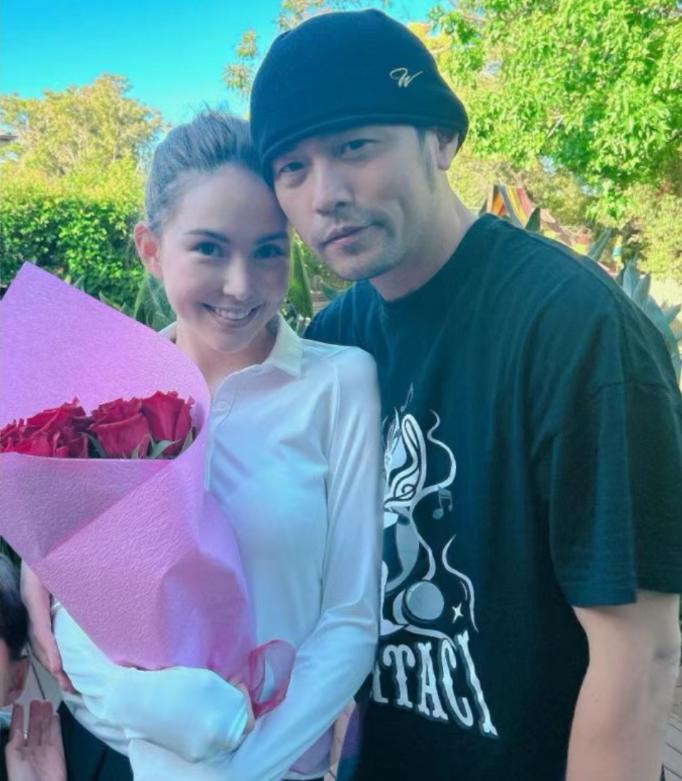 昆凌晒周杰伦照为其庆生,昆凌晒周杰伦视角荡秋千照