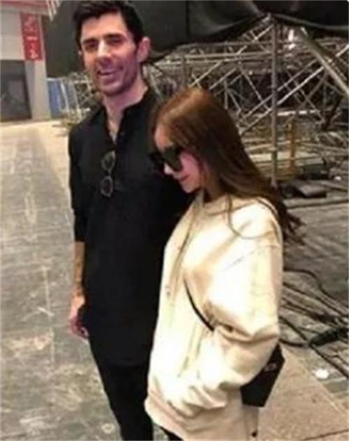 富二代为追女网红花3亿，搞垮家族企业，被抓后网红却跟老外跑了