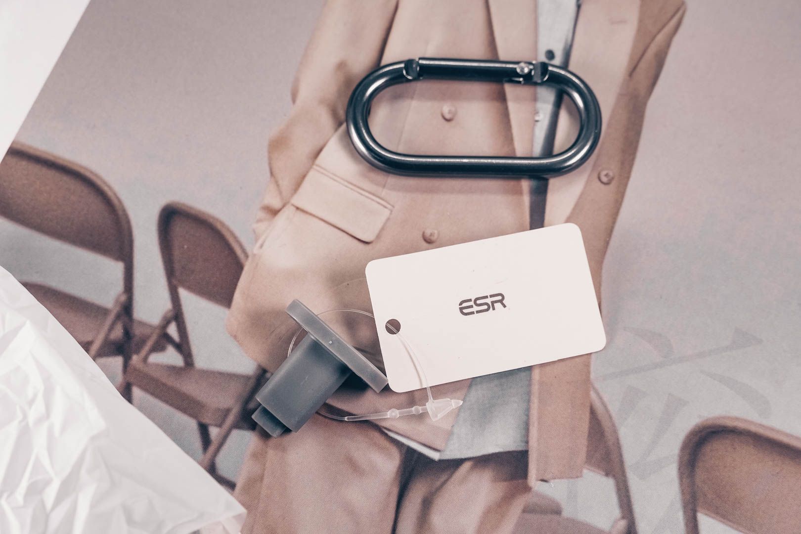 强力磁吸，一触即充-亿色airpodspro磁吸保护壳体验