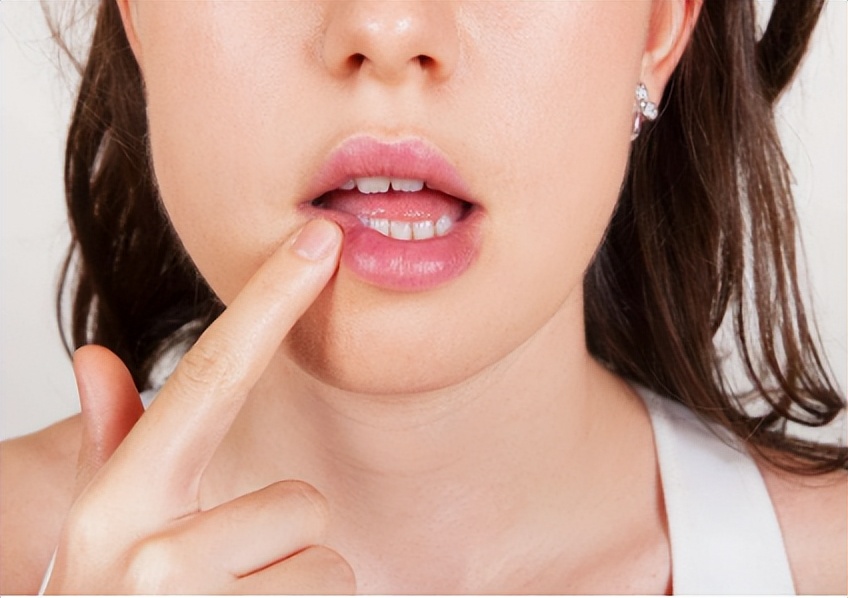 有些女性下身无毛是怎么回事?这4个原因,为了健康,最好了解