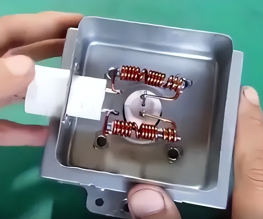 拆解微波炉会导致微波泄漏吗,拆解微波炉磁控管视频